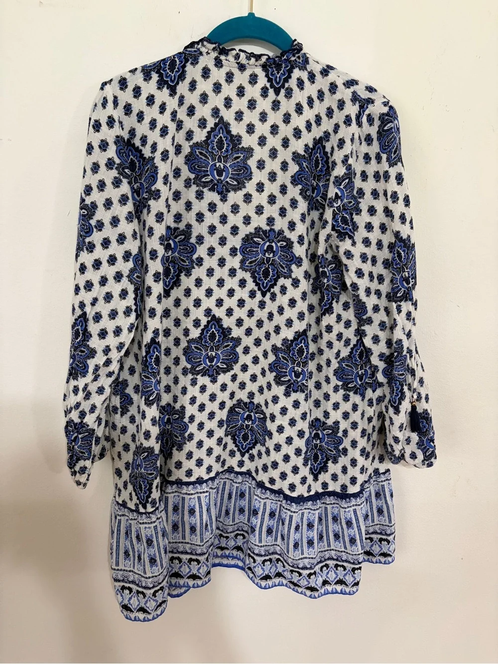 Zara White Tunic with Blue Floral Motif - Picture 7 of 7